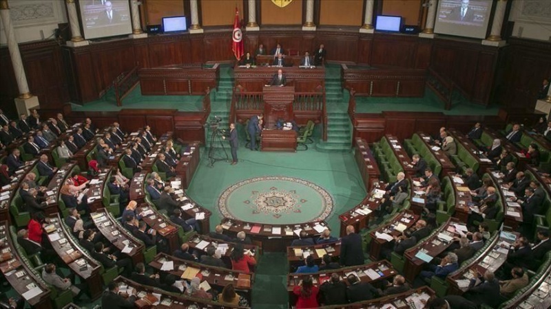 Iranpress: البرلمان التونسي يمنح الثقة للحكومة الجديدة