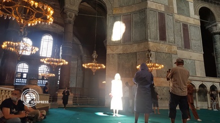 إقامة الصلاة في مسجد ‘آيا صوفية’ التاريخي +صور
