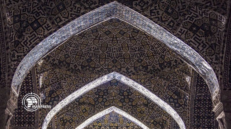 Iranpress: مسجد ‘وكيل’ في مدينة شيراز؛ رمز الفنون والعمارة الإيرانية الأصيلة
