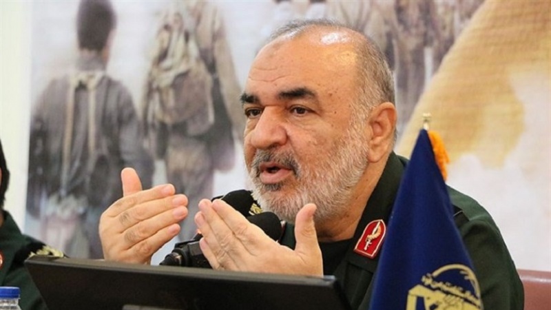 Iranpress: اللواء سلامي: إجراءات قائد الثورة حطمت أطماع العدو