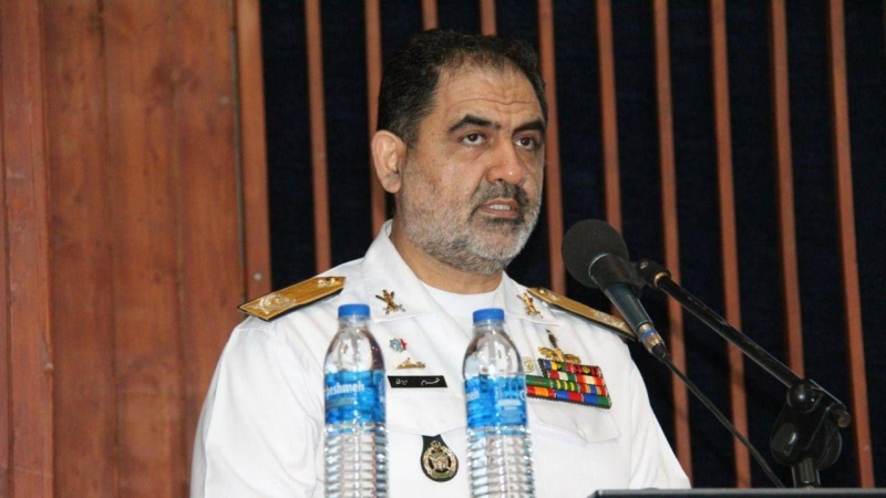 Iranpress: قائد سلاح البحر للجيش: سواحل مكران هي بوابة إيران الاقتصادية إلى العالم