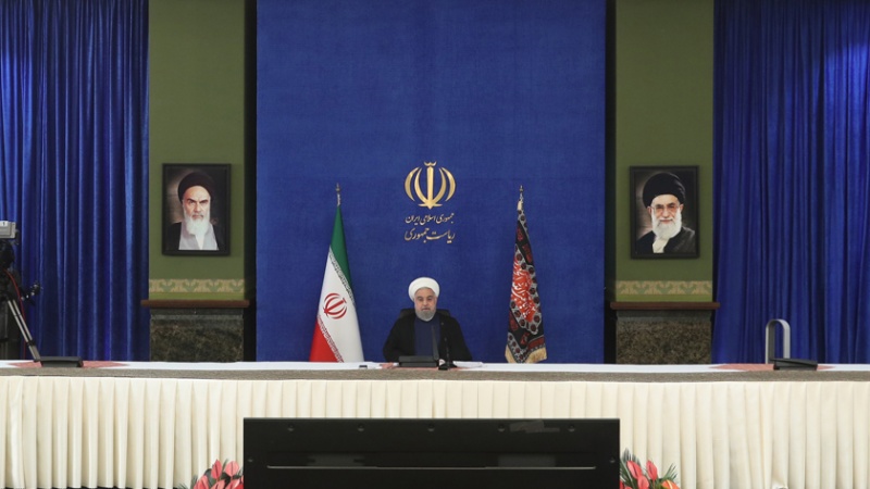 Iranpress: الرئيس روحاني يفتتح 58 مشروعا في المناطق الحرة بالبلاد