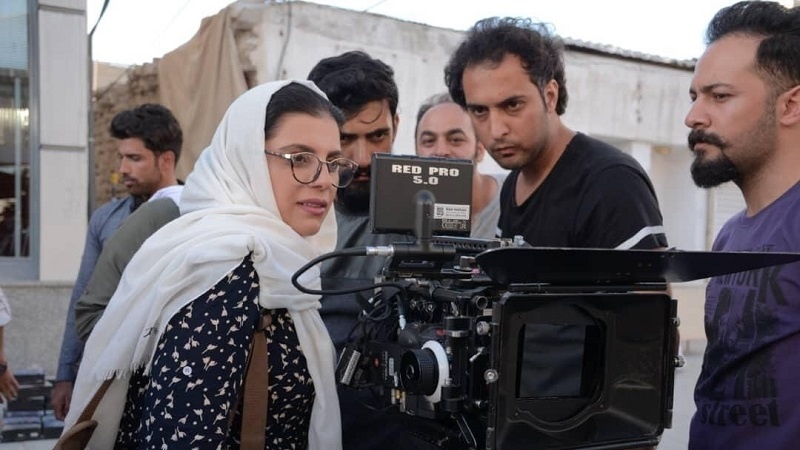 Iranpress: سيدة إيرانية تفوز بجائزة أفضل مخرج في مهرجان لندن السينمائي