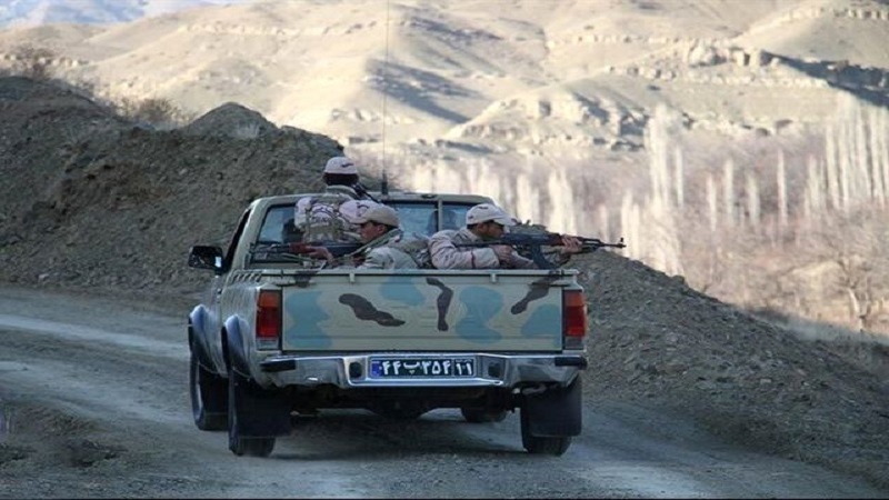 Iranpress: استشهاد أحد قوات حرس الحدود شمال غربي إيران