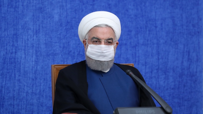 Iranpress: روحاني يعلن عن غرامة مالية على منتهكي التعليمات الصحية