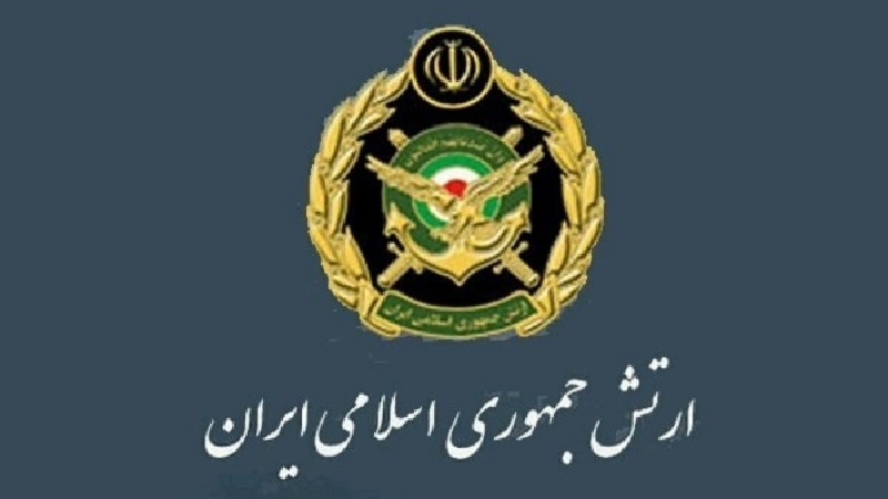Iranpress: الجيش الإيراني يرد على تطاول المجلة الفرنسية على النبي الأكرم (ص)