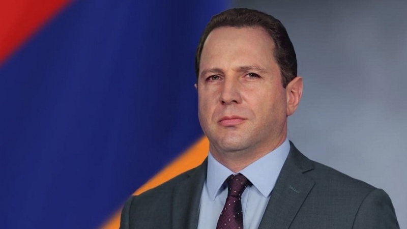 Iranpress: وزير الدفاع الأرميني يقدم استقالته لرئيس الوزراء