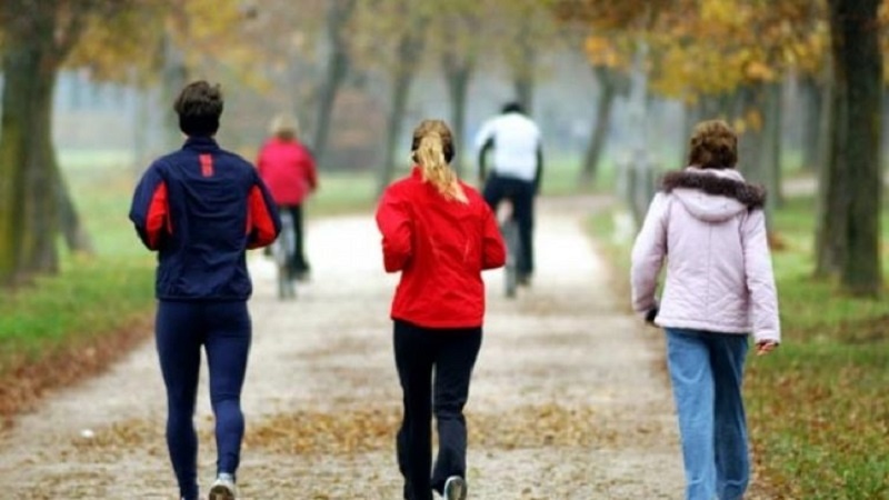 ایران برس: فوائد المشي 30 دقيقة يوميا لتجنب الإصابة بفيروس كورونا 