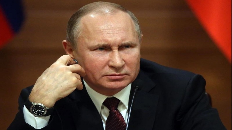 Iranpress: هل يتنحى بوتين العام المقبل لأسباب صحية 