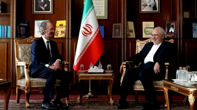 Iranpress: ظريف يؤكد على ضرورة رفع الحظر على سوريا