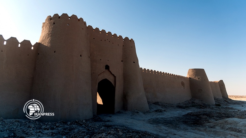 Iranpress: قلعة رستم ؛ معلم تاريخي للعصر الإسلامي في سيستان وبلوجستان