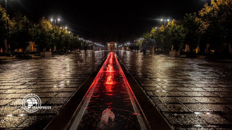 Iranpress: جمال مدينة الشعر والأدب الفارسي يزداد روعة في ليالي الخريف الممطرة