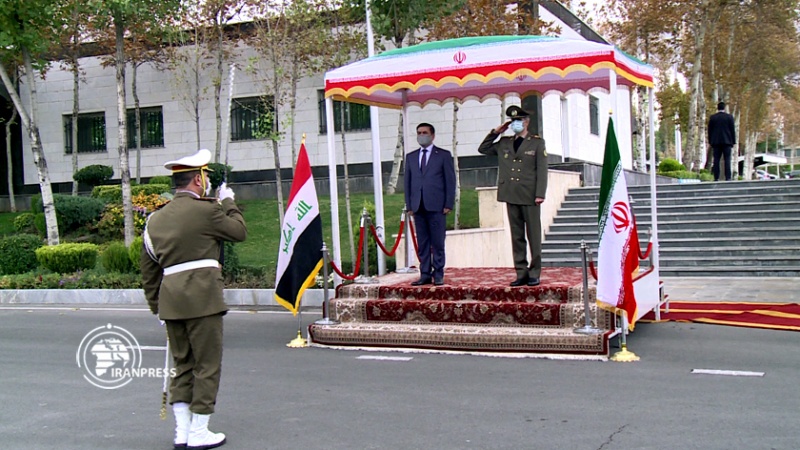 Iranpress: وزير الدفاع الإيراني يستقبل نظيره العراقي