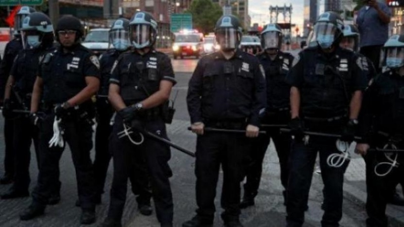 Iranpress: الشرطة الأميركية تستعد تحسبًا للعنف