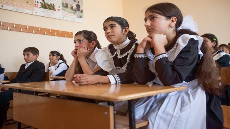 Iranpress: تمديد فترة التعليم عن بعد في مدارس جمهورية أذربيجان