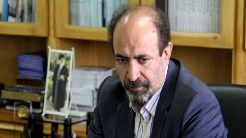Iranpress: أستاذ إيراني ينال جائزة القاعدة الإستشهادية لعلوم العالم الإسلامي