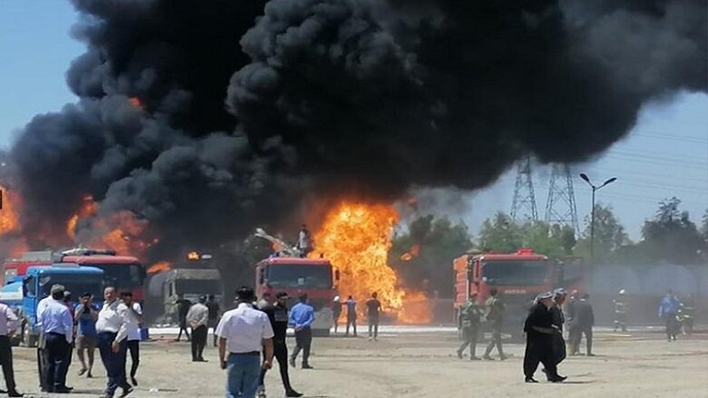 Iranpress: مصرع ثلاثة أشخاص باندلاع حريق في مصفاة نفطية في اربيل