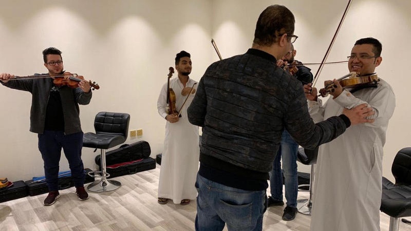 Iranpress: تدشين معهدين لتعليم الموسيقى في السعودية