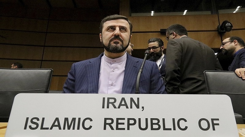 Iranpress: إيران ستتابع قانونيًا خطوة الطاقة الذرية في تسريب التقرير السري
