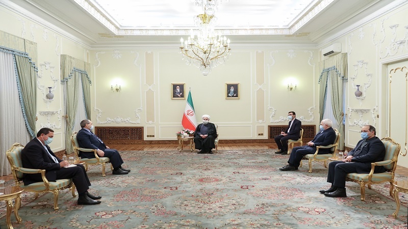 Iranpress: الرئيس روحاني: واقفون بجانب سوريا حتى النصر النهائي