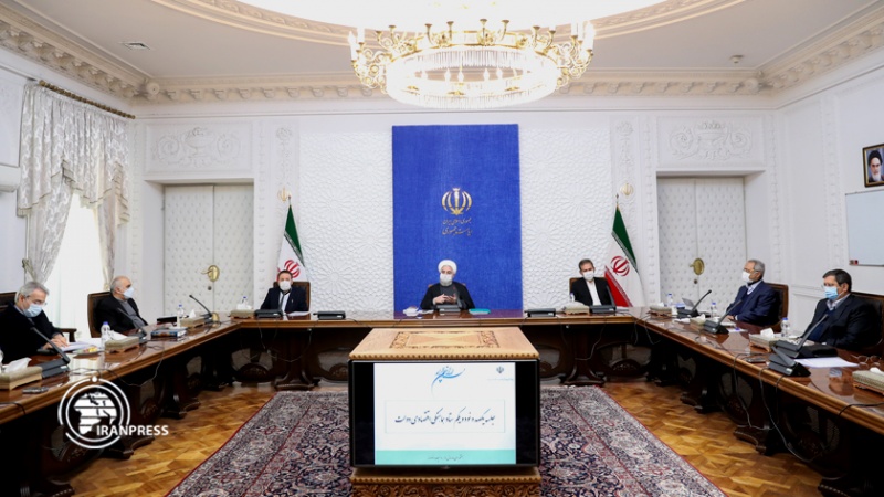 Iranpress: روحاني: الشعب يتوقع حل مشاكل الإقتصاد وتسهيل طريق تنمية البلاد