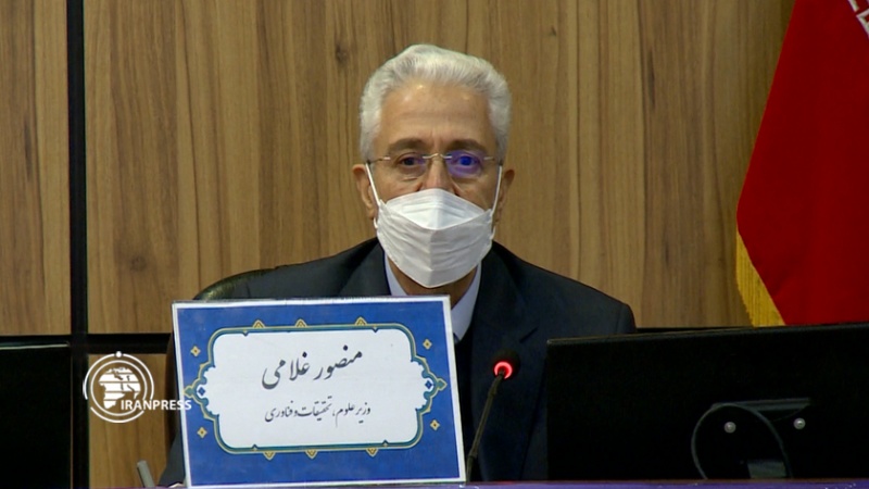 Iranpress: الجامعات الإيرانية توقّع آلاف الصفقات مع القطاع الصناعي