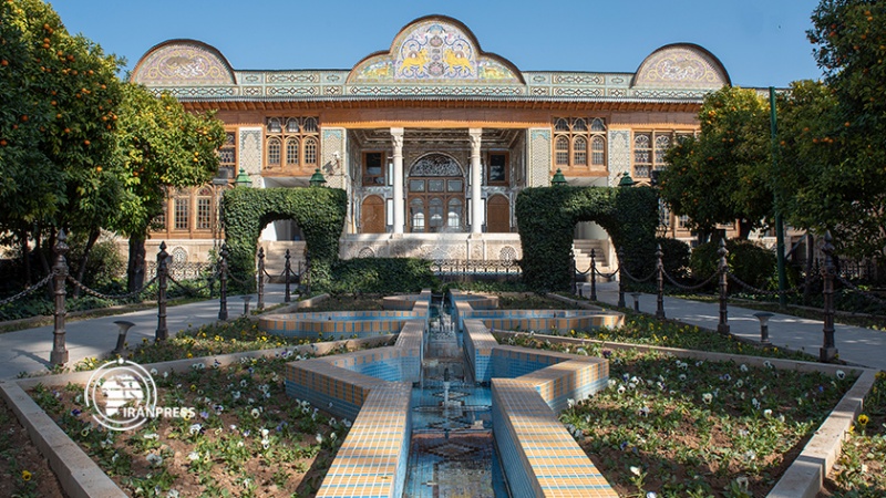 Iranpress: نارنجستان قوام.. متحف الحديقة الذي يمثّل قمة العمارة الإيرانية