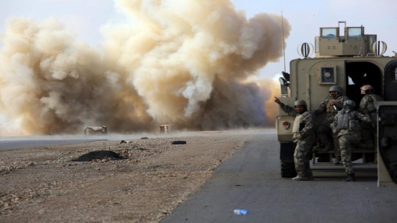 Iranpress: المقاومة العراقية تستهدف رتلا أميركيا للدعم اللوجستي جنوب بغداد