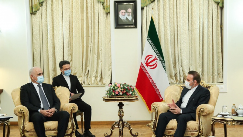 Iranpress: إيران وجمهورية أذربيجان تؤكدان ضرورة تنمية العلاقات الثنائية