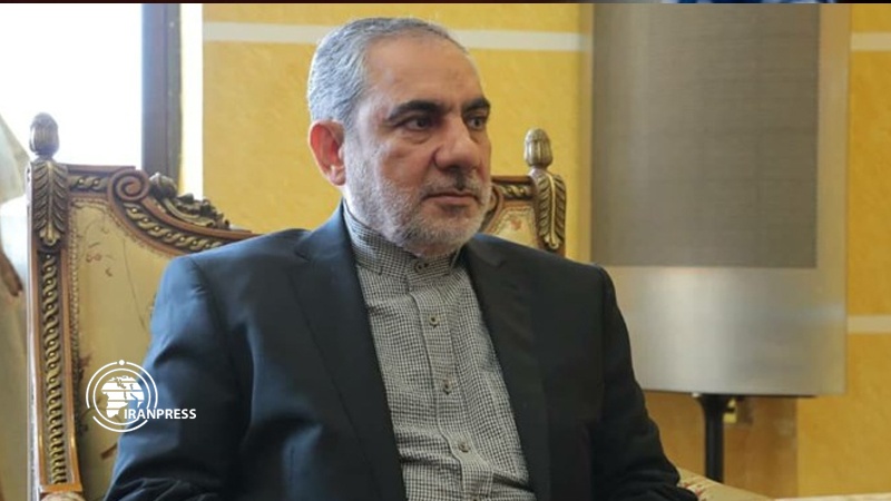 Iranpress: السفير الإيراني في اليمن يتفقد مستشفى بصنعاء