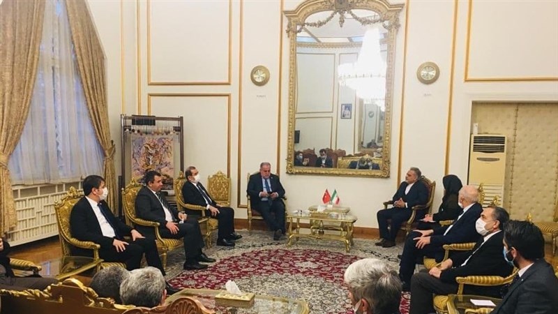 Iranpress: سفير إيران في تركيا يجتمع مع مجموعة الصداقة البرلمانية