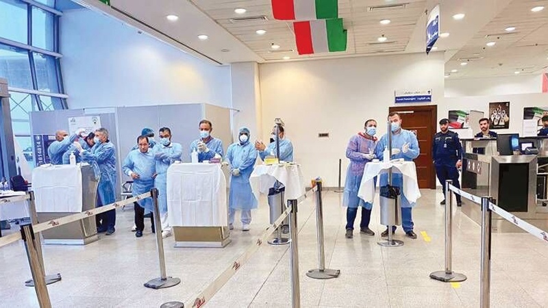 Iranpress: الكويت تحظر دخول الأجانب لمدة أسبوعين