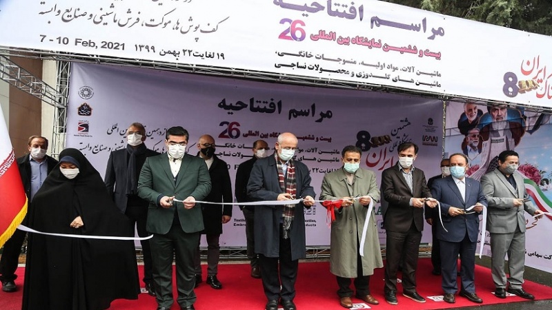 Iranpress: افتتاح معارض دولية للمنسوجات والملابس والسجاد في طهران