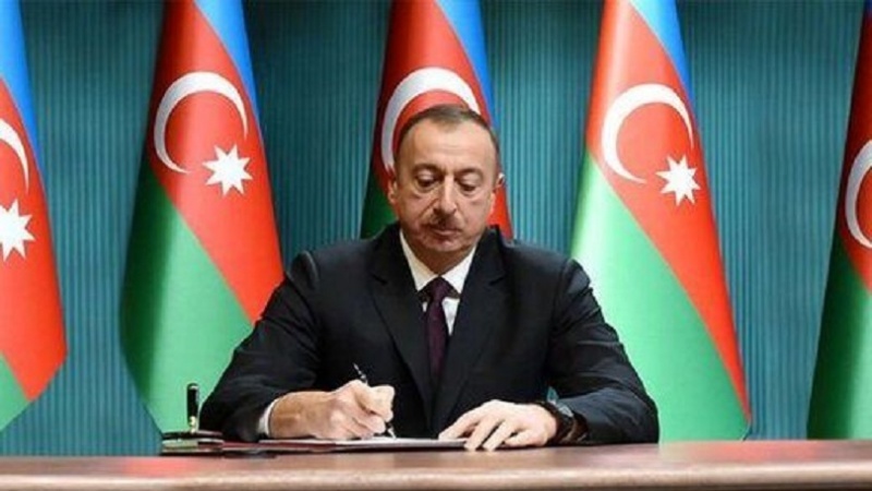 Iranpress: رئيس جمهورية أذربيجان يهنيء ذكرى انتصار الثورة الإسلامية