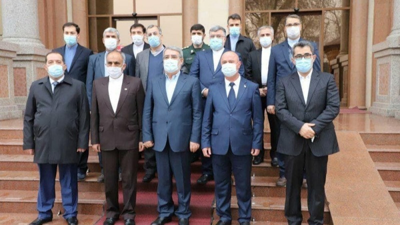 Iranpress: وزير الداخلية الإيراني يصل إلى طاجيكستان