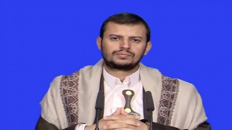 Iranpress: السيد الحوثي يوضح سبب تورط السعودية والإمارات بالعدوان على اليمن
