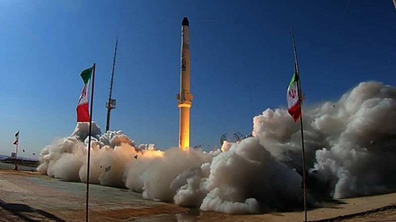 Iranpress: إطلاق ناجح للصاروخ الحامل للأقمار الصناعية ’ذوالجناح‘