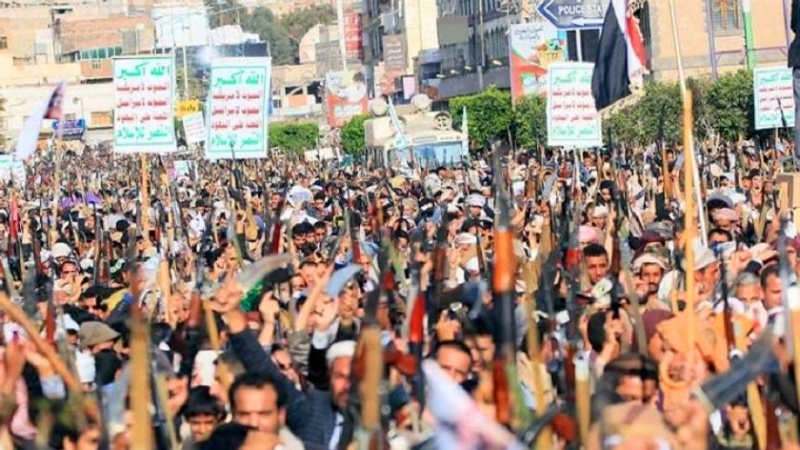 Iranpress:   اليمن .. تظاهرات حاشدة تنديدا باستمرار التواطئ الأميركي في العدوان والحصار