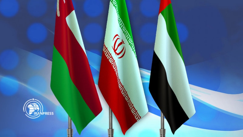 Iranpress: عمان و الإمارات تهنئان إيران بذكرى انتصار الثورة الإسلامية 