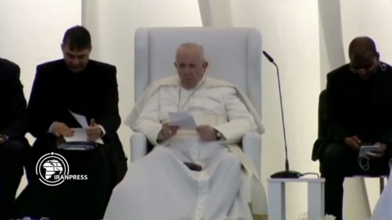 Iranpress: البابا فرنسيس يلتقي بالأقليات الدينية في العراق