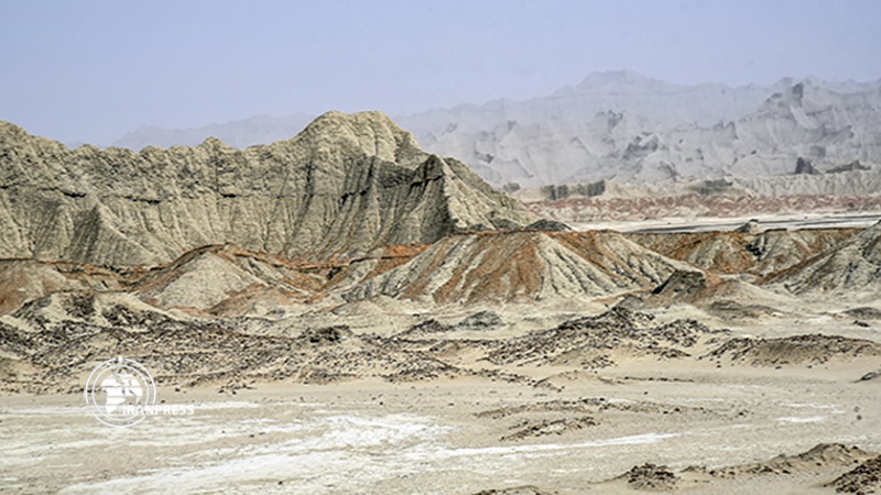 Iranpress: الجبال المريخية في جابهار ؛ ظاهرة سياحية مذهلة