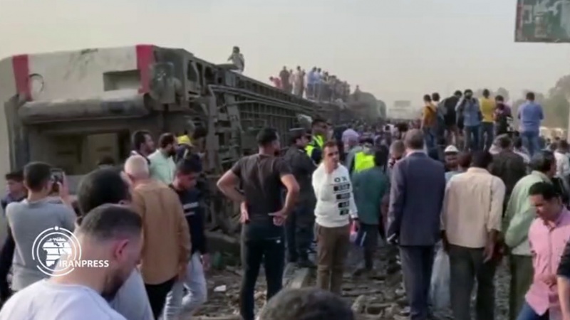 Iranpress: مصر.. تداول أول فيديو للحظة وقوع حادث قطار طوخ