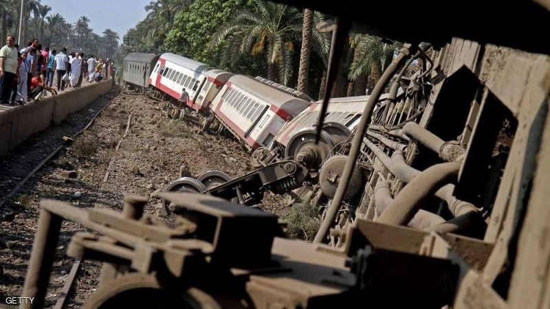 Iranpress: مصرع شخص إثر تصادم قطار مع سيارة نقل في مصر