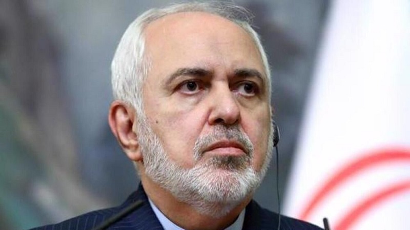 Iranpress: ظريف يغادر سلطة عمان إلى الكويت