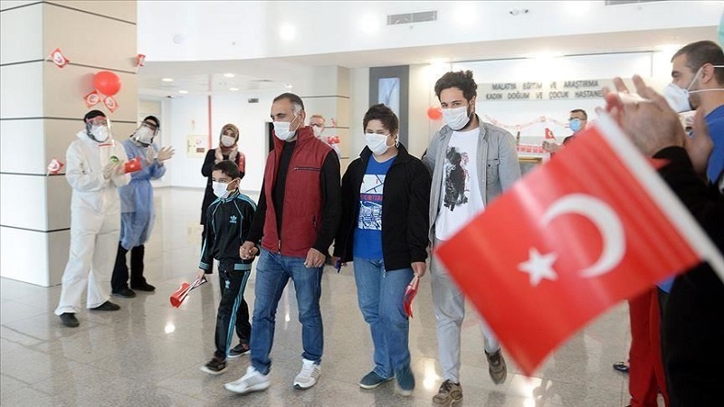 Iranpress: قفزة قياسية.. كورونا يصيب أكثر من 44 ألفا في تركيا خلال آخر 24 ساعة
