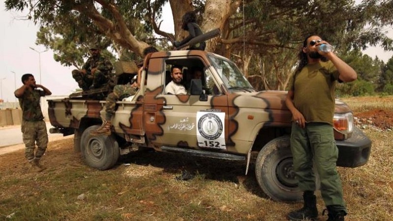 Iranpress: ماكرون لـ بوتين: انسحاب القوات الأجنبية من ليبيا ضرورة لسيادتها واستقرارها