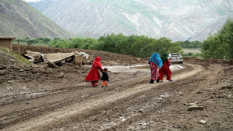 Iranpress: هروب الأفغان من ولاية تخار بسبب انعدام الأمن والفقر