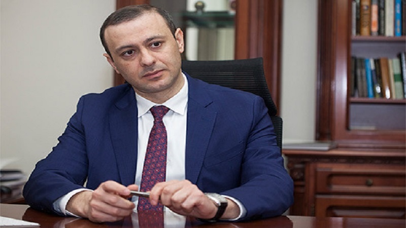 Iranpress: أرمينيا تؤكد على ضرورة انسحاب أذربيجان من أراضيها
