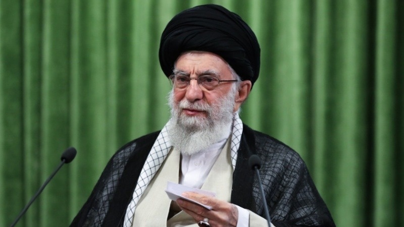 Iranpress: قائد الثورة الاسلامية يدعو الشعب للمشاركة في الانتخابات