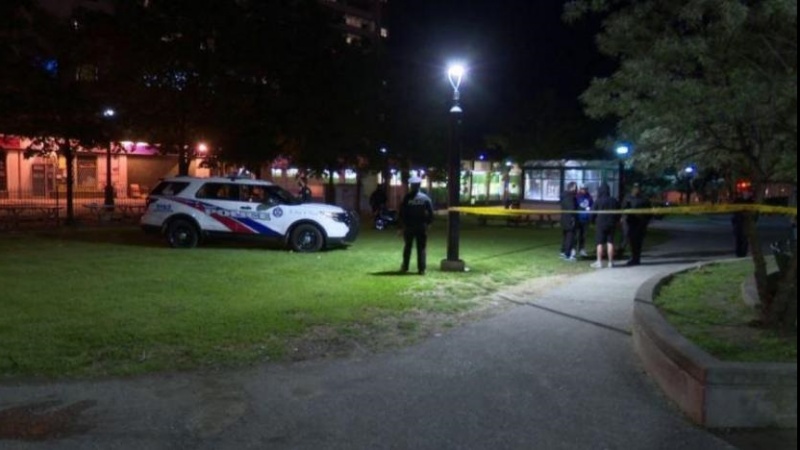 Iranpress:  كندا : مقتل شخص وجرح أربعة آخرين بإطلاق نار قرب تورنتو 